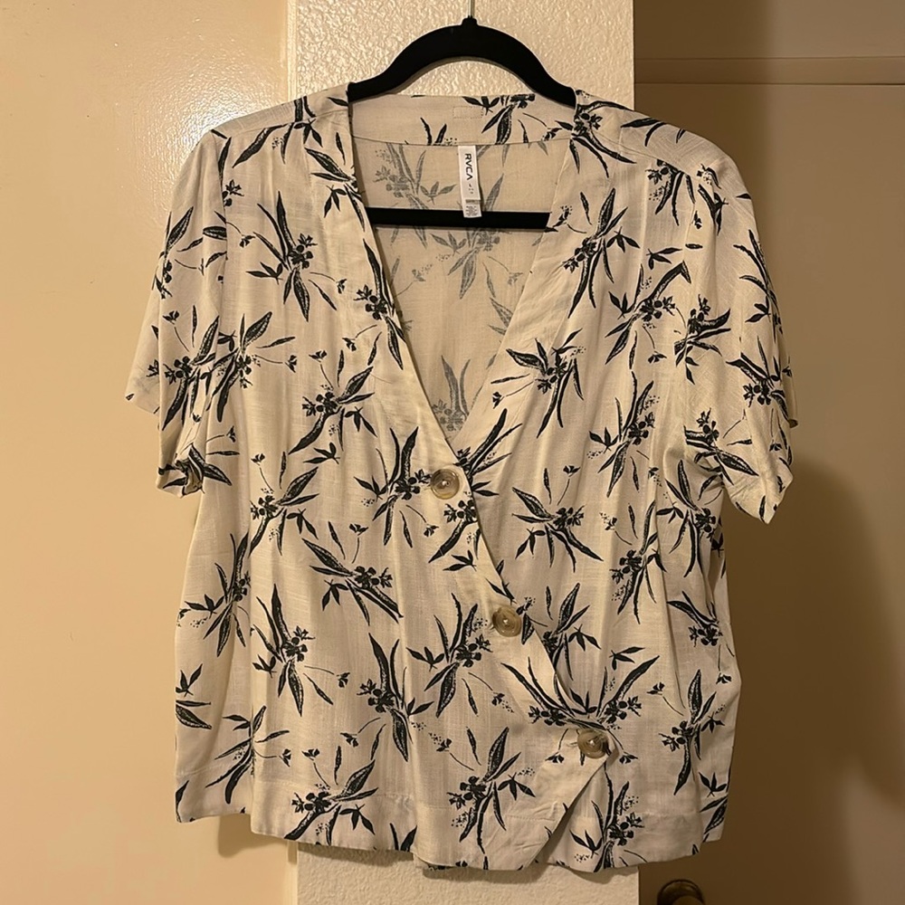 RVCA women’s shirt